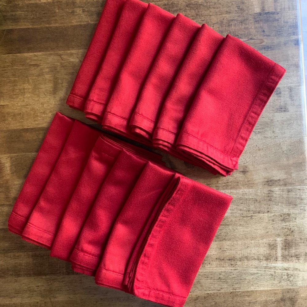 Crate & Barrel Vermillion Sateen Napkins – Set of 12 – 18” Red Cotton Blend